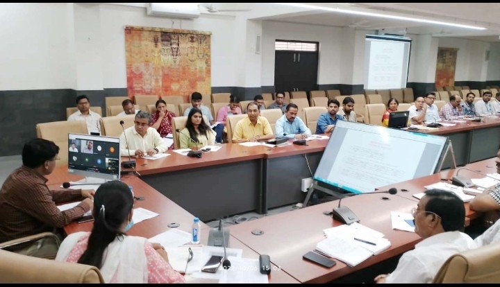 मुख्यमंत्री जन सेवा अभियान: बैंकर्स द्वारा प्रकरणों की स्वीकृति में लापरवाह रवैया, कलेक्टर द्वारा सख्त एक्शन लेने की तैयारी मुख्यमंत्री जन सेवा अभियान: बैंकर्स द्वारा प्रकरणों की स्वीकृति में लापरवाह रवैया, कलेक्टर द्वारा सख्त एक्शन लेने की तैयारी