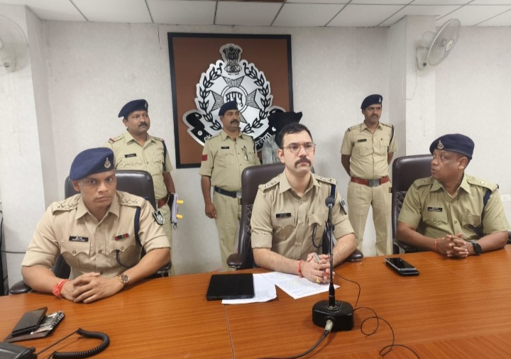 रतलाम: ग्राम दिवेल में हुए हत्याकांड का पुलिस ने किया खुलासा, खेत के पड़ोसी ने सुपारी देकर कराई हत्या, एक आरोपी गिरफ्तार, दो फरार…. जानिए क्या है पूरा मामला