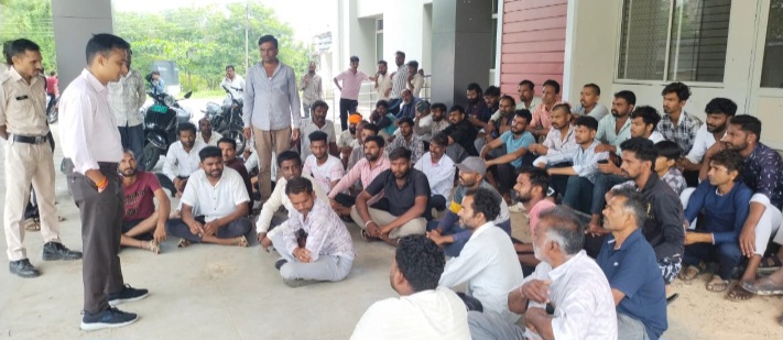 सैलाना: तहसील कार्यालय पहुंचे किसान, एसडीएम सैलाना द्वारा चर्चा कर किसानों की समस्याओं के निराकरण का आश्वासन