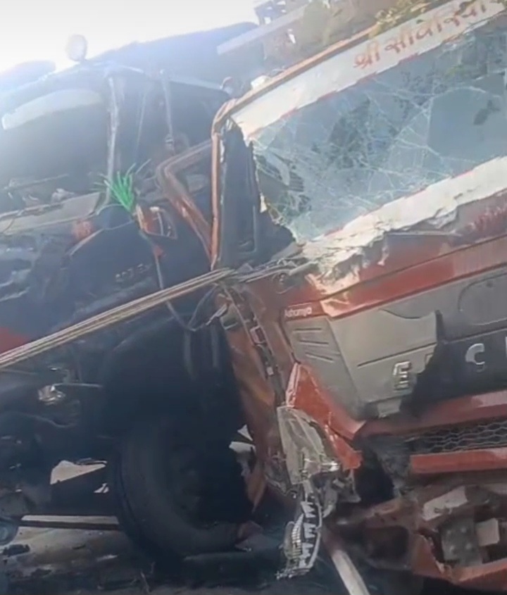 रतलाम पुलिस का वाहन देवास के पास दुर्घटनाग्रस्त, तीन पुलिसकर्मी घायल, भोपाल से रतलाम आ रहा था वाहन, गाय के बछड़े को बचाने में मिनी ट्रक से टक्कर