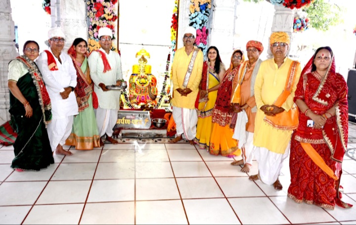 रतलाम: सिद्ध तीर्थ बरबड में मूर्ति प्राण-प्रतिष्ठा और ध्वज-कलश स्थापना के लिए यज्ञ आरंभ,आज होगी प्रसिद्ध भजन गायक द्वारका मंत्री की भजन संध्या