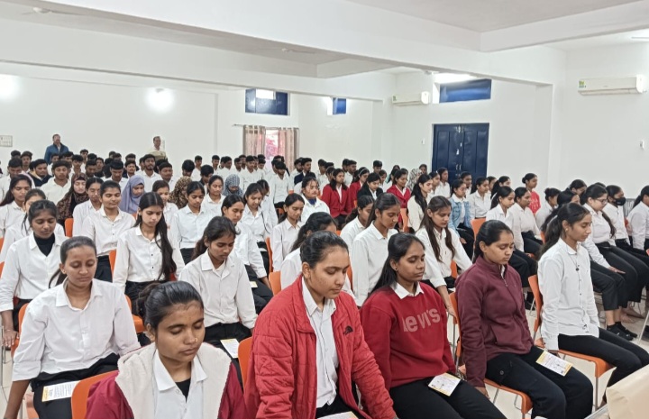 रॉयल कॉलेज में ‘विश्व ध्यान दिवस’ पर सहज योग शिविर का आयोजन, विद्यार्थियों ने सीखी मानसिक शांति की कला