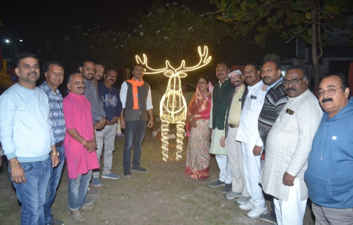 रतलाम: निगम अध्यक्ष श्रीमती मनीषा मनोज शर्मा के प्रयासों से कस्तूरबा नगर में विकसित हुआ बाल उद्यान, महापौर प्रहलाद पटेल और भाजपा जिलाध्यक्ष प्रदीप उपाध्याय ने किया लोकार्पण…महापौर, निगम अध्यक्ष का हुआ नागरिक सम्मान