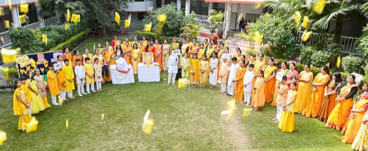 रतलाम: श्री गुरु तेग बहादुर एकेडमी में वसंत उत्सव का आयोजन-विद्या, बुद्धि और ज्ञान के उत्सव के रूप में मनाई गई बसंत पंचमी