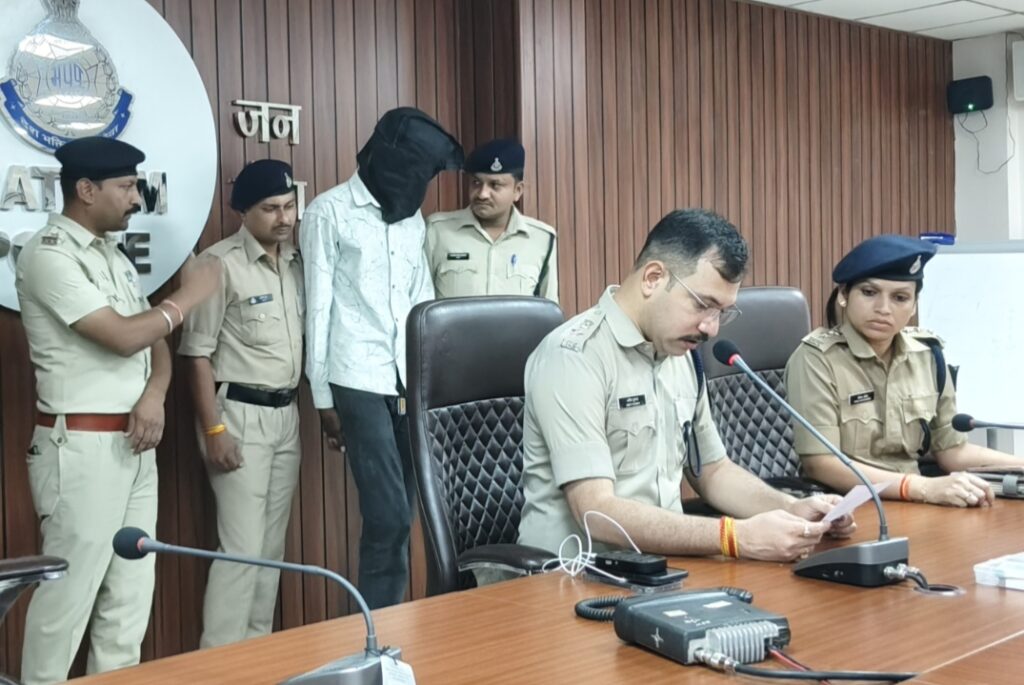 रतलाम: शादी वाले घर में हुई लाखों की चोरी का खुलासा.. रिश्तेदार ही निकला चोर, पुलिस ने किया गिरफ्तार
