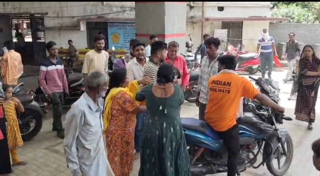 रतलाम में दर्दनाक हादसा: पानी की टंकी में डूबने से 2 साल की मासूम की मौत, खेलते खेलते टंकी में गिर गई बच्ची… शादी की खुशियां मातम में बदली