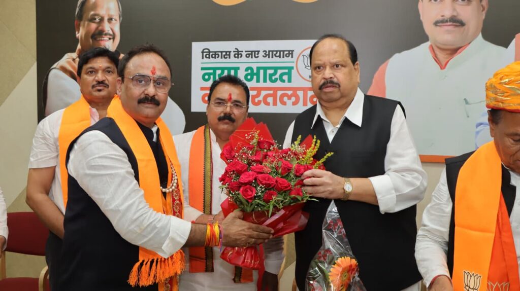 रतलाम विकास प्राधिकरण के नवनियुक्त संचालक मंडल ने किया पदभार ग्रहण, आरडीए उपाध्यक्ष प्रवीण सोनी के स्वागत में निकली विशाल रैली, जगह-जगह हुआ स्वागत….समारोह के लिए मार्ग रहा बंद, जनता हुई परेशान