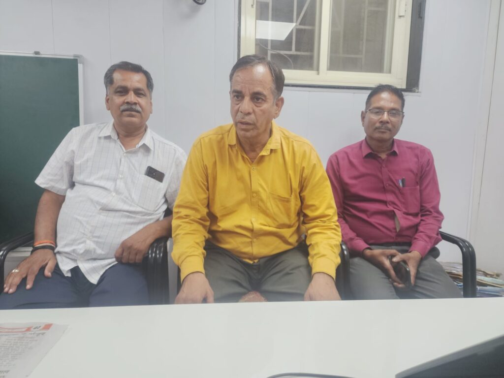 शिकायत निपटाने के बदले 10 हजार की रिश्वत लेते प्राचार्य रंगे हाथ गिरफ्तार…लोकायुक्त इंदौर की कार्रवाई, शासकीय स्कूल के प्राचार्य एवं नोडल अधिकारी को ट्रैप किया