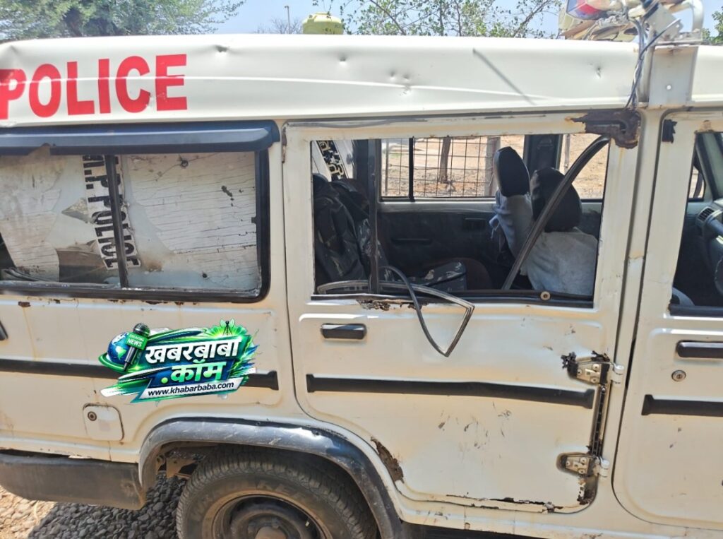 रतलाम: पवन चक्कियों की केबल चोरी करने आए बदमाशों को पकड़ने गई पुलिस टीम पर पथराव, चौकीदार और पुलिसकर्मी घायल, 15 गिरफ्तार…डकैती का प्रकरण दर्ज, पुलिस वाहन‌ भी क्षतिग्रस्त…एसपी अमित कुमार आज करेंगे मामले का खुलासा