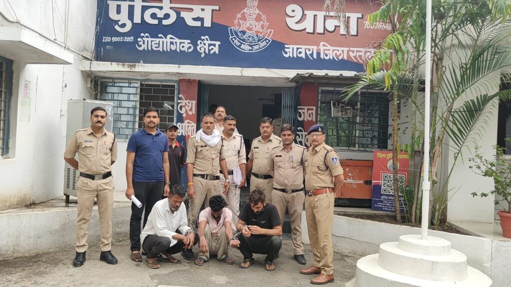 रतलाम: पुलिस की मादक पदार्थ के खिलाफ एक ही दिन में दो कार्रवाई, 46 किलो डोडाचूरा जब्त, पंजाब के 3 तस्कर गिरफ्तार…एक ट्रक में स्टेपनी में छुपा रखा था डोडा चूरा