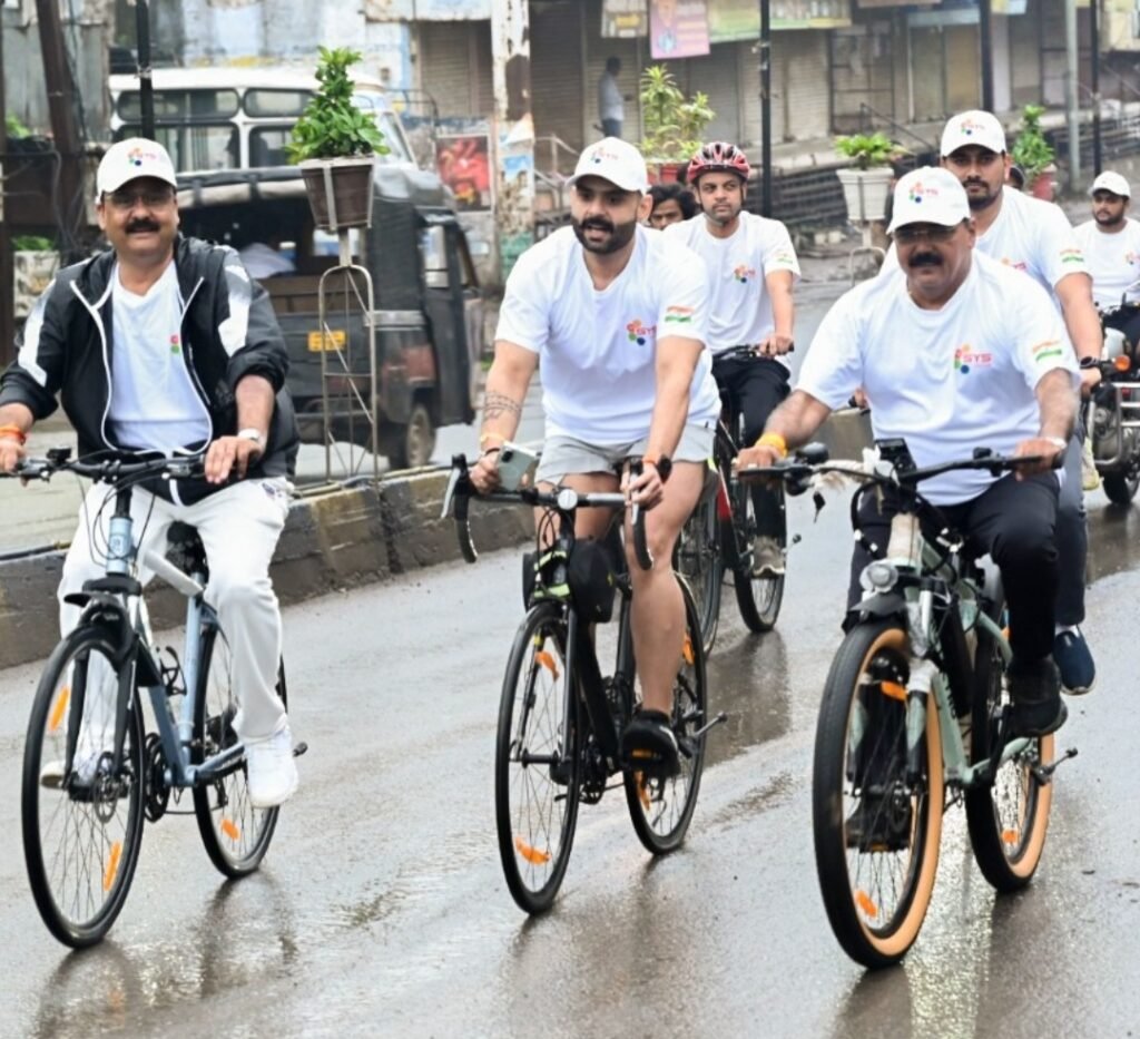 रतलाम: SYS ग्रुप द्वारा लगातार दूसरे रविवार स्वास्थ्य और पर्यावरण जागरूकता को लेकर निकाली गई साइक्लोथान, पौधारोपण कर दिया हरियाली का संदेश