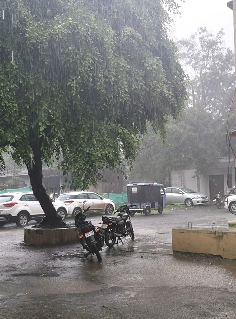 रतलाम: शहर सहित जिले में बारिश का दौर जारी, शनिवार सुबह तक रतलाम शहर में एक इंच से अधिक बारिश दर्ज, जानिए कहां कितनी हुई बारिश रतलाम: शहर सहित जिले में बारिश का दौर जारी, शनिवार सुबह तक रतलाम शहर में एक इंच से अधिक बारिश दर्ज, जानिए कहां कितनी हुई बारिश