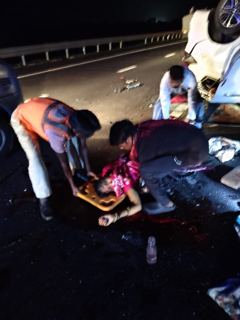 रतलाम: दिल्ली-मुंबई एक्सप्रेस-वे पर दर्दनाक हादसा: खड़े ट्रक में घुसी अर्टिगा, 4 की मौत,5 घायल…खाटूश्याम जी के दर्शन के लिए निकला था परिवार