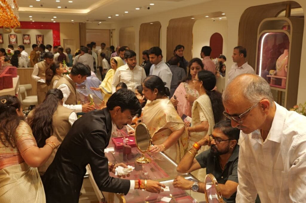 भारतीय परंपराओं और आध्यात्मिक आस्था के साथ दाहोद में हुआ DC JEWELLERS का शुभागमन…105 वर्षों की विरासत ने दाहोद में रखा कदम; तीन दिवसीय आयोजन में भक्ति, संगीत और भारतीय संस्कारों का रहा संगम