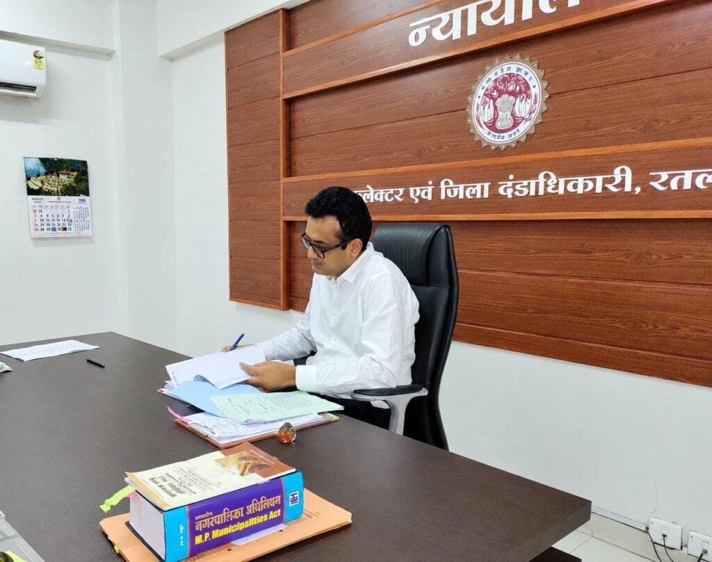 रतलाम में प्रशासनिक व्यवस्था में बड़ा बदलाव: पहली बार एसडीएम के अतिरिक्त सिटी मजिस्ट्रेट की नियुक्ति, एसडीएम का फोकस अब राजस्व और विकास पर