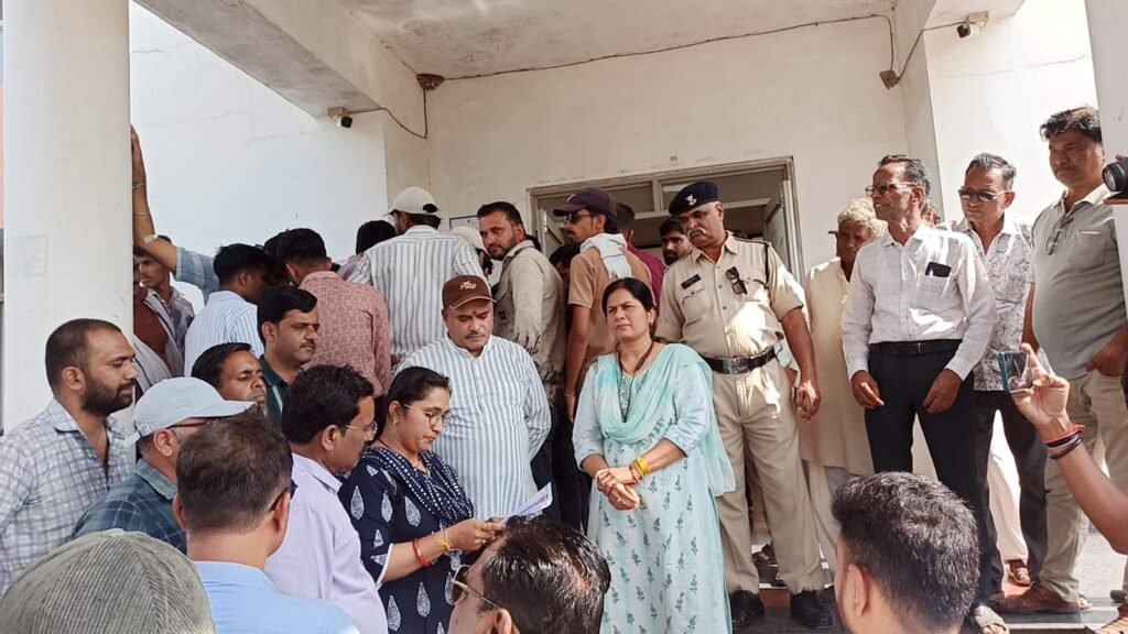 रतलाम: स्वामित्व योजना में पटवारियों के दायित्व स्पष्ट करने की मांग, पदोन्नति की विसंगति दूर करने की भी उठाई आवाज