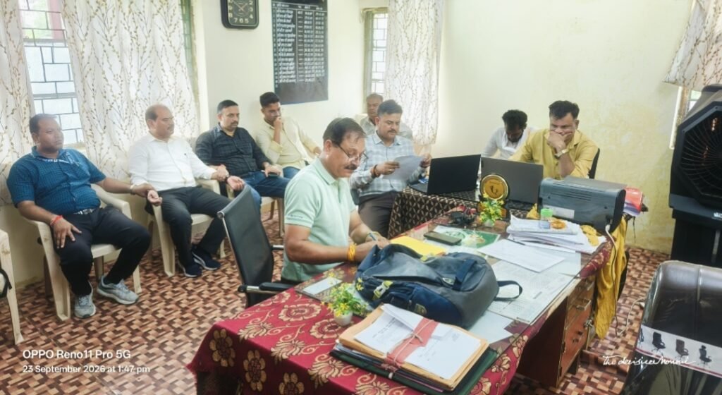ठेकेदार से 55 हजार रिश्वत मांगी, 14 हजार लेते उपयंत्री रंगे हाथ पकड़ा..एसपी डॉ राजेश सहाय के निर्देश पर लोकायुक्त इंदौर की ट्रैप कार्रवाई, भुगतान और सिक्योरिटी डिपॉजिट लौटाने के एवज में मांगी थी रिश्वत