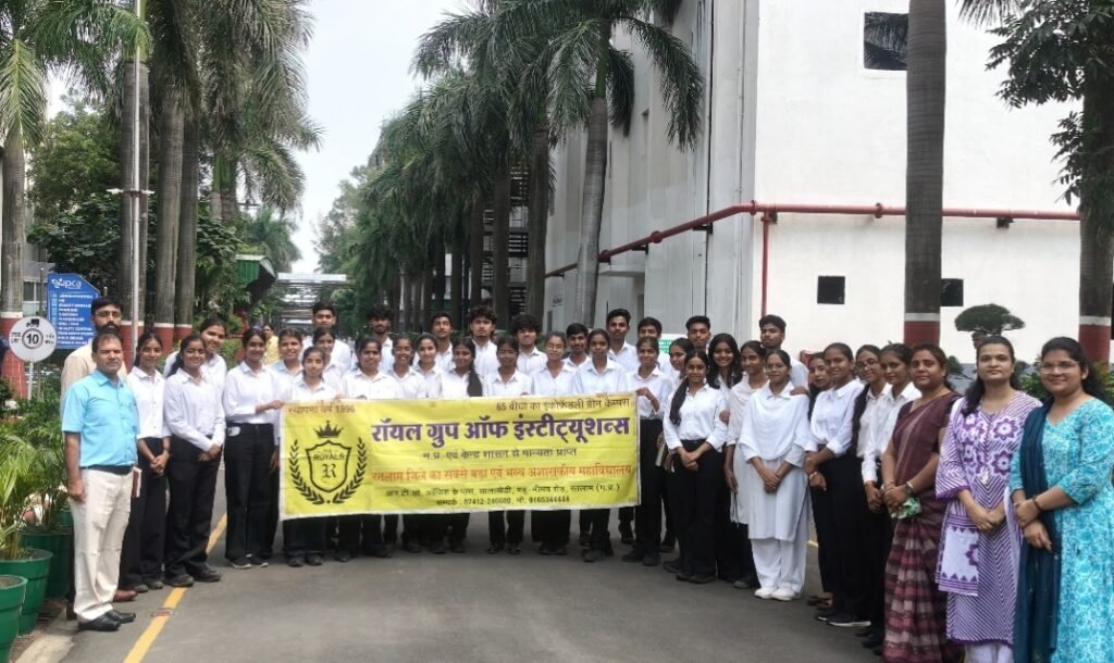 रतलाम: ​रॉयल कॉलेज के विद्यार्थियों का तकनीकी एक्सपोजर, इप्का में सीखीं डेटा प्राइवेसी, सर्वर कूलिंग और कॉर्पोरेट आईटी की बारीकियां