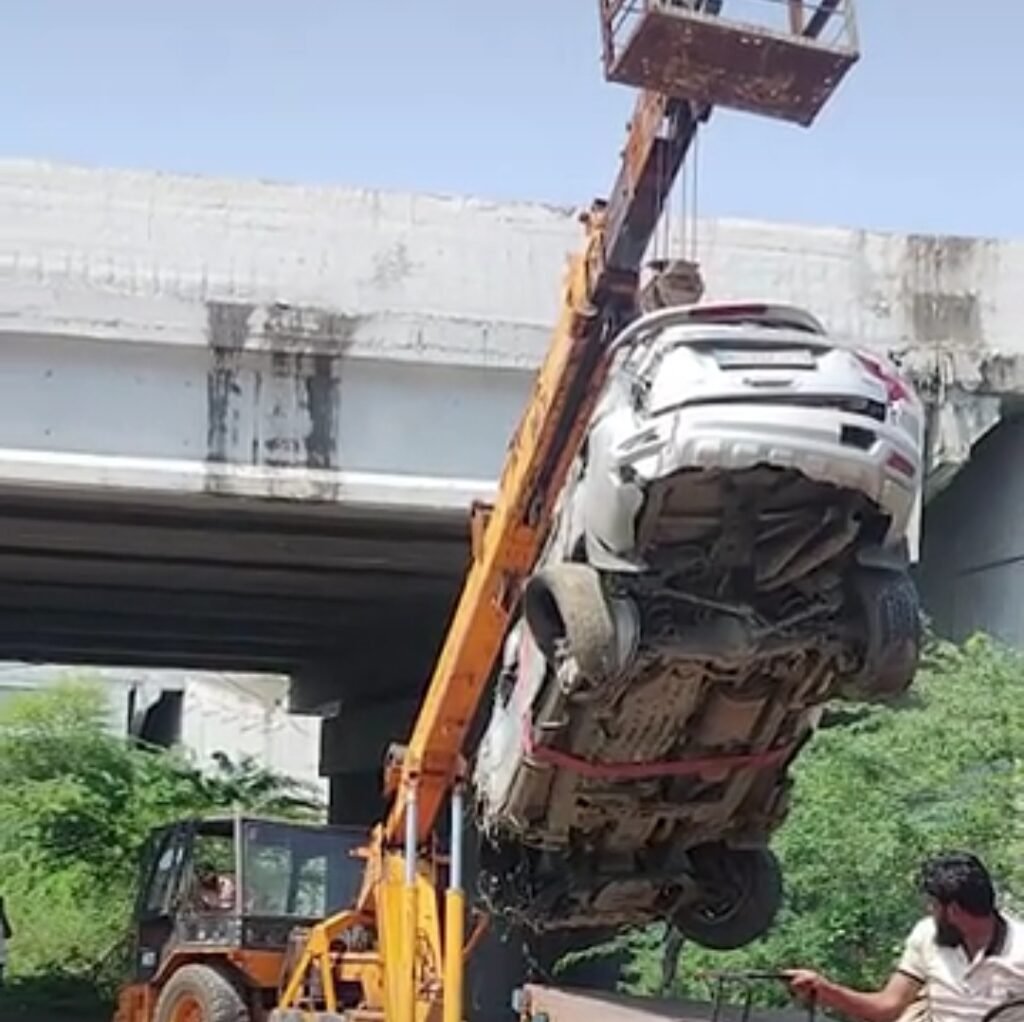 रतलाम: 8 लेन एक्सप्रेस-वे पर मौत का सिलसिला- कुछ घंटों में हुए दो दर्दनाक सड़क हादसे, 4 की मौत, 8 घायल