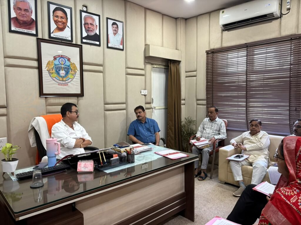 रतलाम: फूल मंडी की जमीन पर निगम-पुलिस आमने-सामने, एमआईसी का फैसला- कोर्ट में करेंगे अपील… महापौर की सीएम से मुलाकात