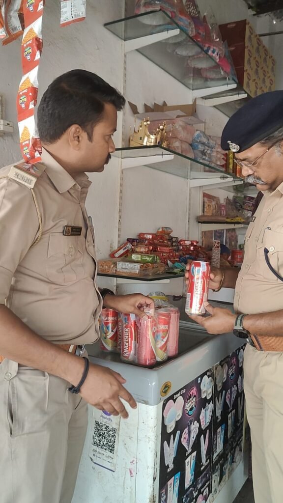रतलाम में आबकारी विभाग की बड़ी कार्रवाई… 8 लेन एक्सप्रेस-वे पर नाकाबंदी, ग्रामीण क्षेत्रों में छापेमारी,8 प्रकरण दर्ज,1.71 लाख रुपए की सामग्री बरामद
