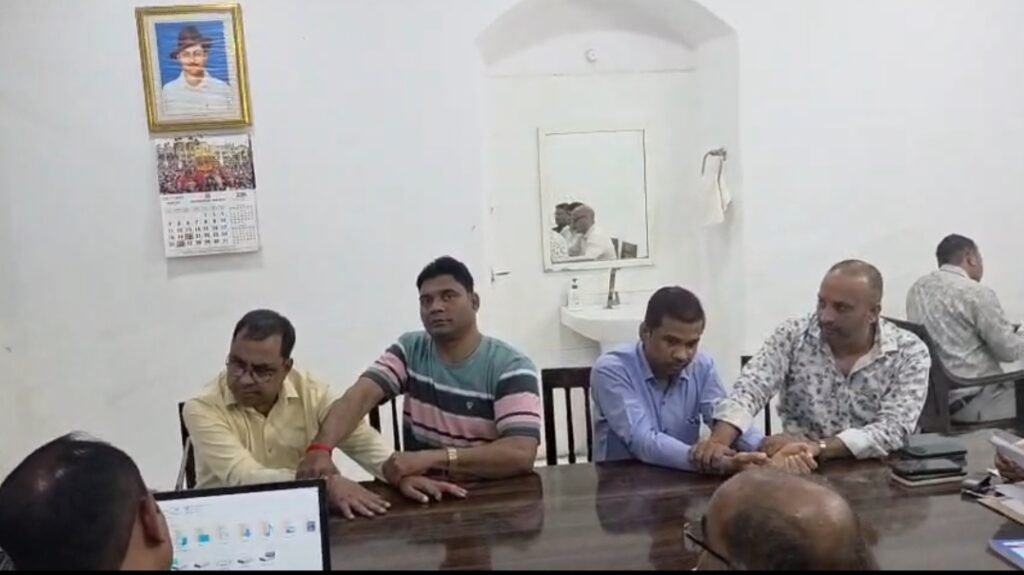 लोकायुक्त ने किया ट्रैप – निलबंन अवधि का वेतन निकालने के बदले 10 हजार की रिश्वत लेते शिक्षा विभाग का कर्मचारी रंगे हाथों पकड़ाया, विकासखंड शिक्षा अधिकारी पर भी कार्रवाई…