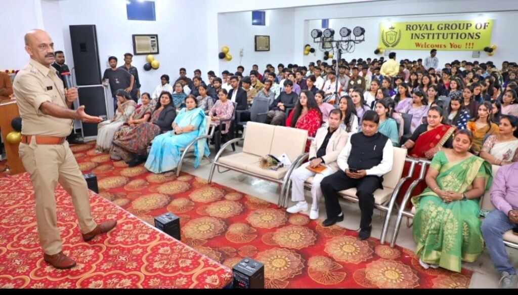 रतलाम: ​रॉयल कॉलेज में ‘IGNITE – The Beginning’ कार्यक्रम का भव्य समापन, विद्यार्थियों को मिले जीवन, समय प्रबंधन, साइबर सुरक्षा और सफलता के अचूक सूत्र